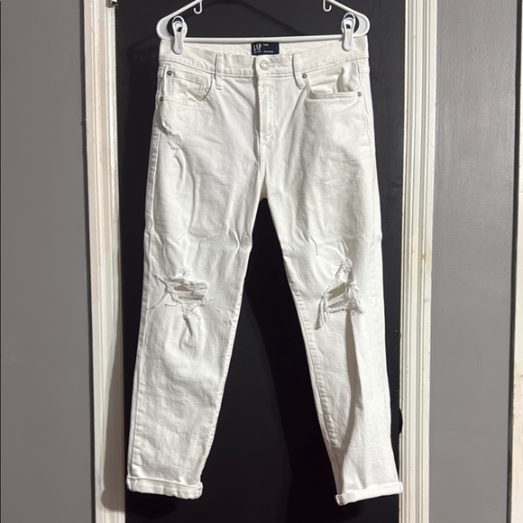 GAP Denim - GAP Distressed Girlfriend Midrise Jeans Optic White Size: 8/29 27.5”